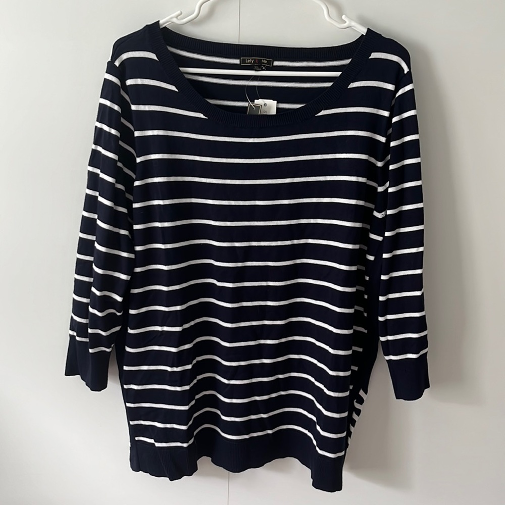 Striped sweater navy and white 3/4 sleeve